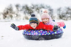 Vacanța de schi 2026. Când sunt programate cele 9 zile de vacanță pentru elevii din fiecare județ Vacanța de schi 2026. Când sunt programate cele 9 zile de vacanță pentru elevii din fiecare județ